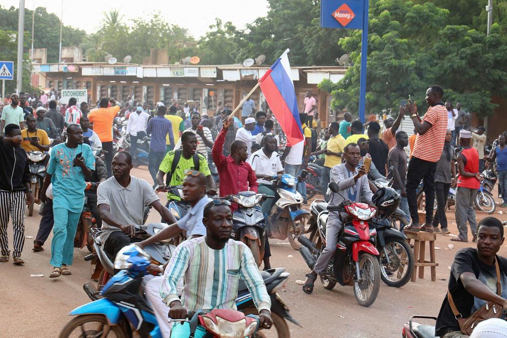 بعد مالي وبوركينا فاسو شعار فرنسا ارحلي يتردد أيضا في السنغال وساحل العاج